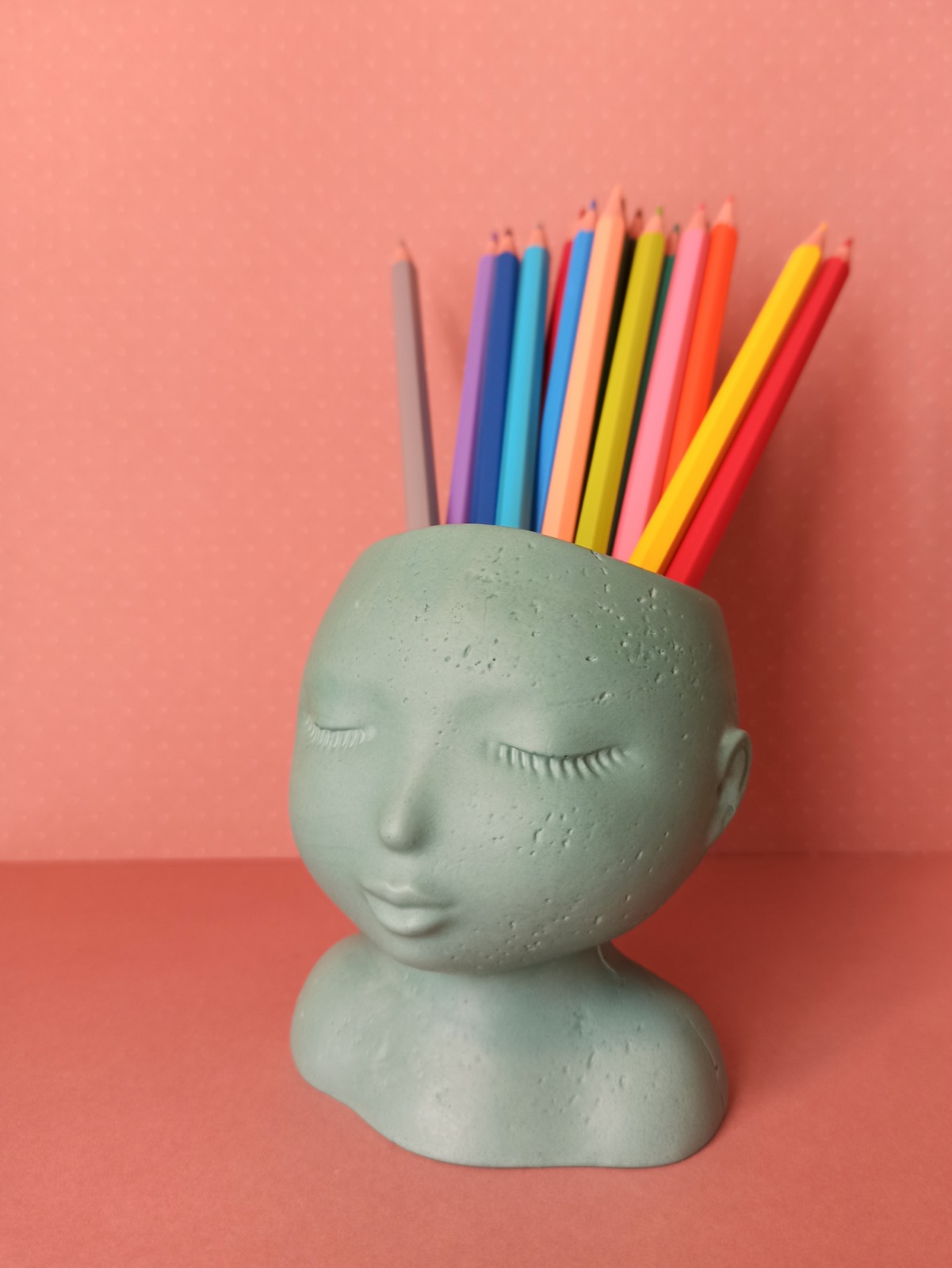 Pot en forme de visage pour plantes ou crayons couleur aqua bleu vert