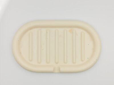 porte-savon fabriqué en Jesmonite de couleur beige
