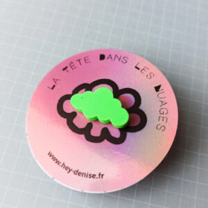 Pin's "nuage" en Jesmonite colorée